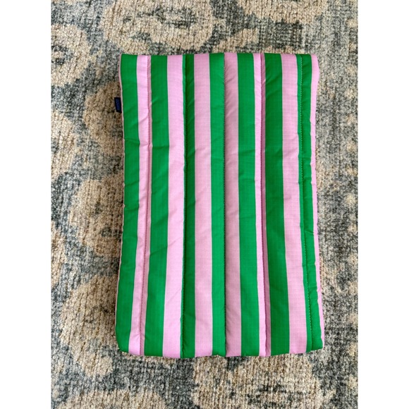 Baggu Puffy Laptop Sleeve - Pink Green Awning Stripe Pristine Condition - Picture 2 of 5